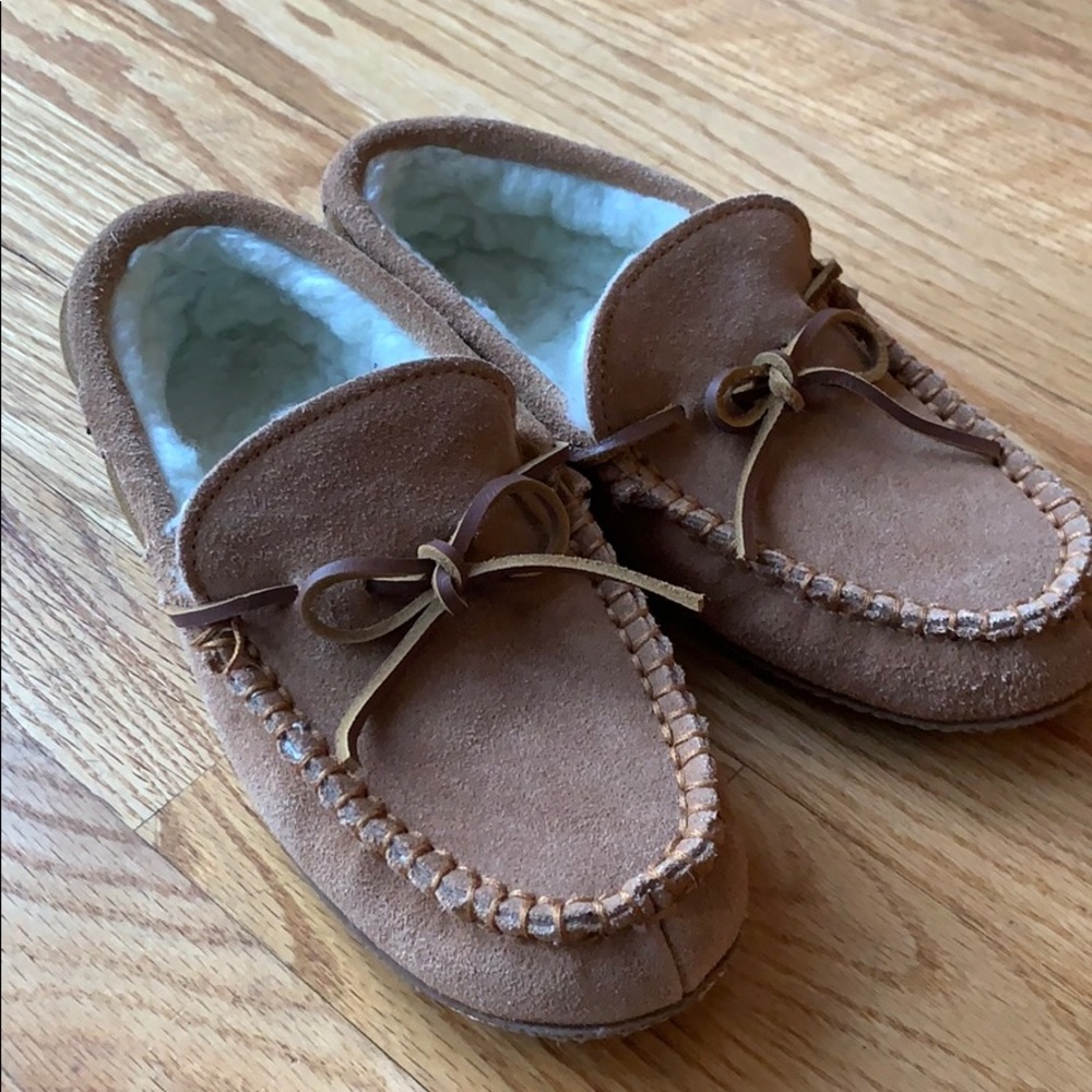 Vineyard Vines Suede boys slippers